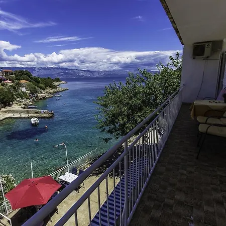 Sea View - 7 M From Beach